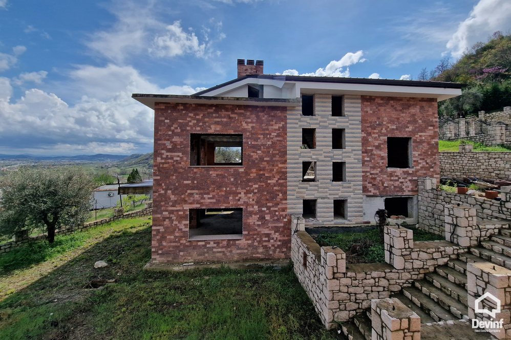 Tirane For Sale Villa Me shume se 4 dhoma Villa in Preza area Residential Complex Villa