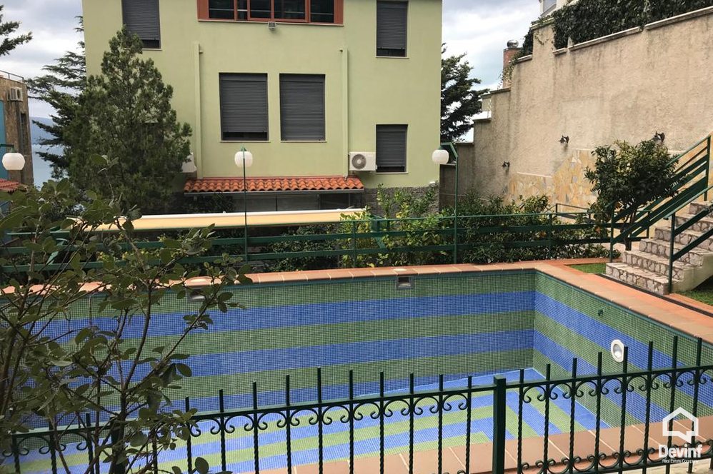 Vlore Shitje Vile 4+1+G Vila ndodhet ne Vlore bregdet kompleks rezidencial