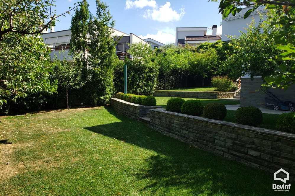 Tirane Qera Vile 3+1+G Ne nje kompleks residencial prane TEG vile kompleks rezidencial