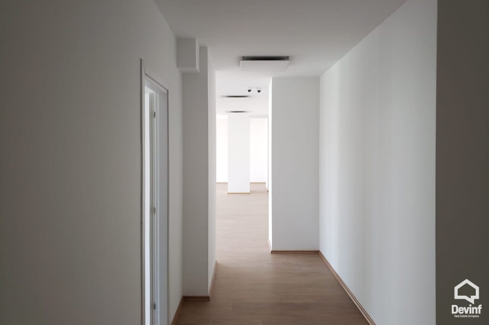 Tirane Qera Zyre  Zyre ne Rr. Komuna e Parisit zyre qender estetike qender masazhi palester shkolle kursesh