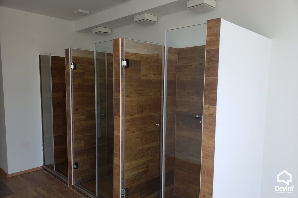 Tirane Qera Zyre  Zyre ne Rr. Komuna e Parisit zyre qender estetike qender masazhi palester shkolle kursesh