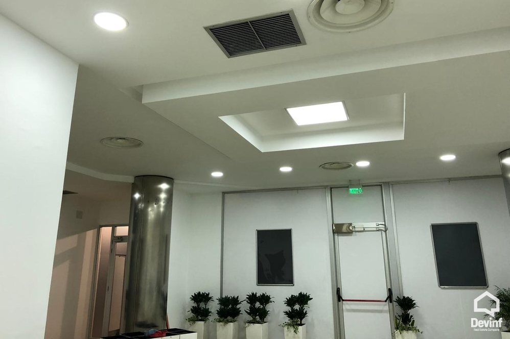 Tirane For Rent Office  Business Center in Blloku area, Tirana Office Office klinike spitalore show room klinike call center Banke