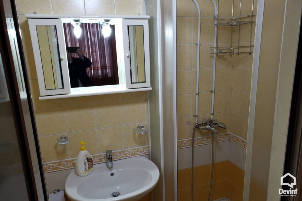 Tirane Qera Apartament 2+1 Ne qender te Tiranes prane Qendres Toptani apartament