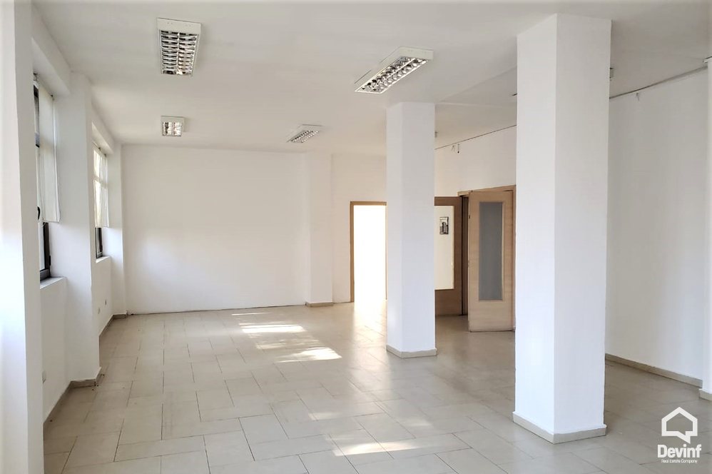 Tirane Qera Zyre  Zyre prane Ambasades se Shteteve te Bashkuara Te Amerikes, ne Rr. Elbasanir zyre