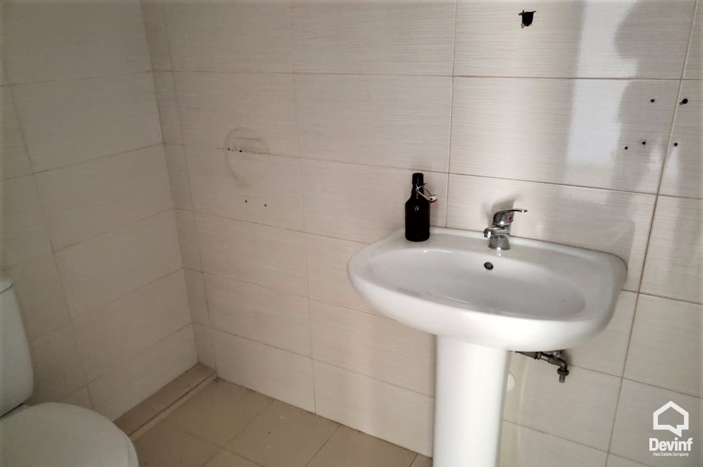 Tirane Qera Zyre  Zyre prane Ambasades se Shteteve te Bashkuara Te Amerikes, ne Rr. Elbasanir zyre