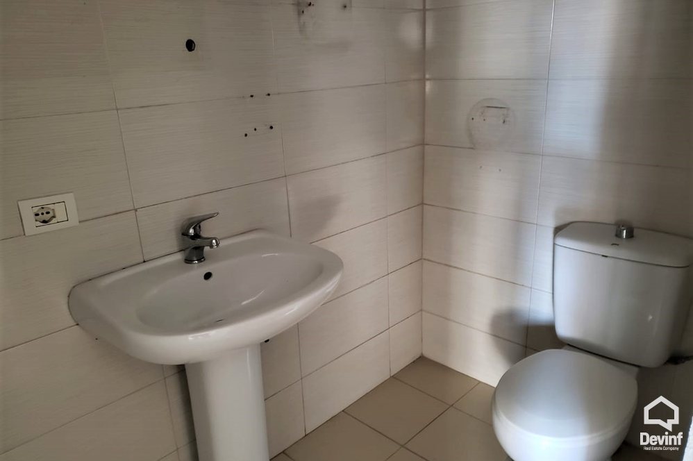 Tirane Qera Zyre  Zyre prane Ambasades se Shteteve te Bashkuara Te Amerikes, ne Rr. Elbasanir zyre