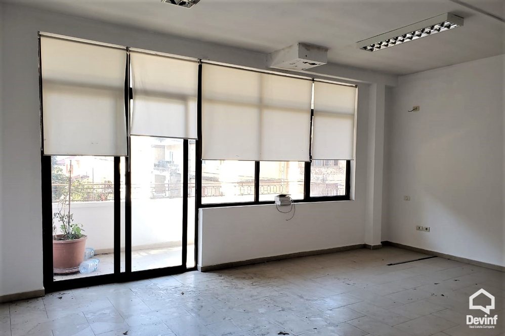 Tirane Qera Zyre  Zyre prane Ambasades se Shteteve te Bashkuara Te Amerikes, ne Rr. Elbasanir zyre