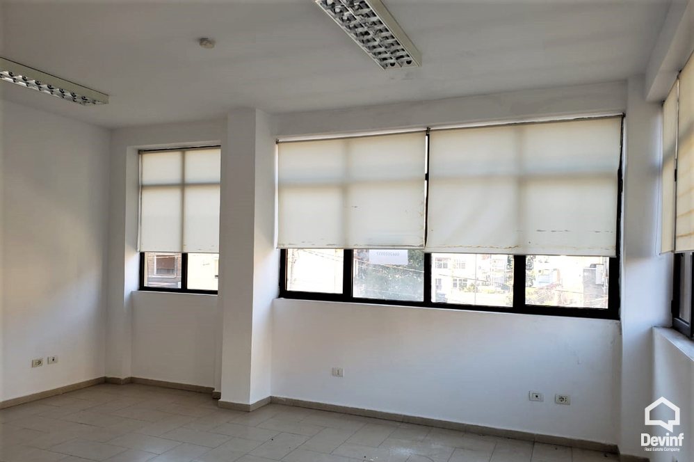 Tirane Qera Zyre  Zyre prane Ambasades se Shteteve te Bashkuara Te Amerikes, ne Rr. Elbasanir zyre