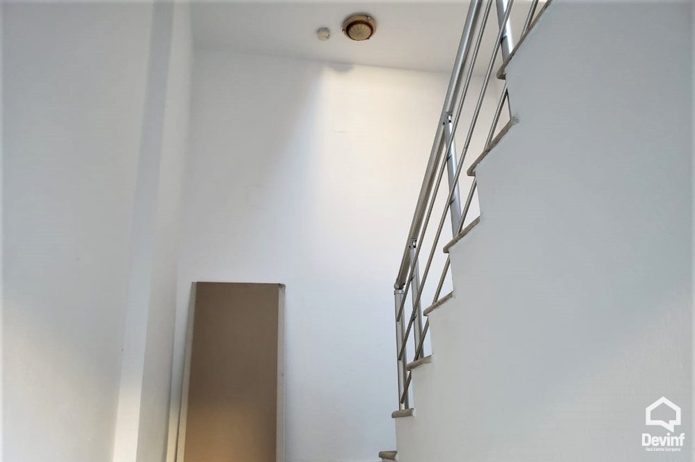 Tirane Qera Zyre  Zyre prane Ambasades se Shteteve te Bashkuara Te Amerikes, ne Rr. Elbasanir zyre