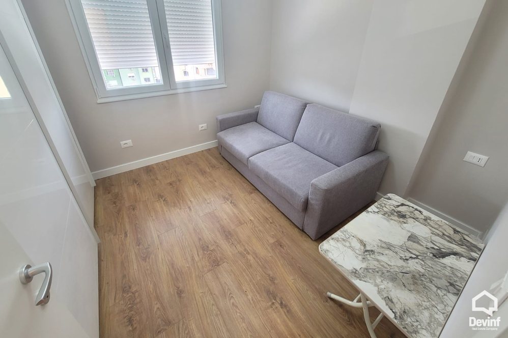 Tirane Qera Apartament 3+1 Zyre per qira ne zonen e Bllokut apartament zyre