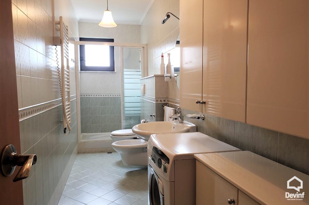 Tirane Qera Apartament 1+1 Ne Parkun e Madh te Liqenit, prane Stadiumit Air Albania apartament