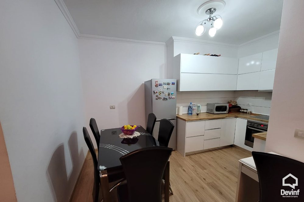 Tirane Qera Apartament 2+1+A Apartament prane Universitetit Mesdhetar apartament