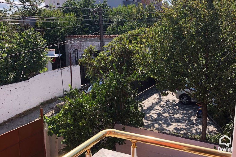 Tirane Shitje Vile Me shume se 4 dhoma Vile ne Koder-Kamez prane Institutit Bujqesor vile