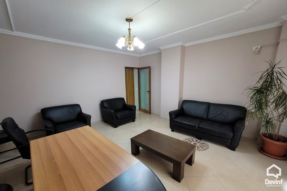 Tirane For Rent Office 3+1 Office in the center of Tirana, 2 minutes far from Scanderbeg Square Office klinike dentare qender masazhi Noter zyre avokati