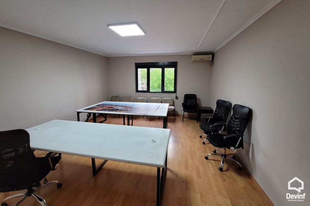 Tirane For Rent Office 3+1 Office in the center of Tirana, 2 minutes far from Scanderbeg Square Office klinike dentare qender masazhi Noter zyre avokati