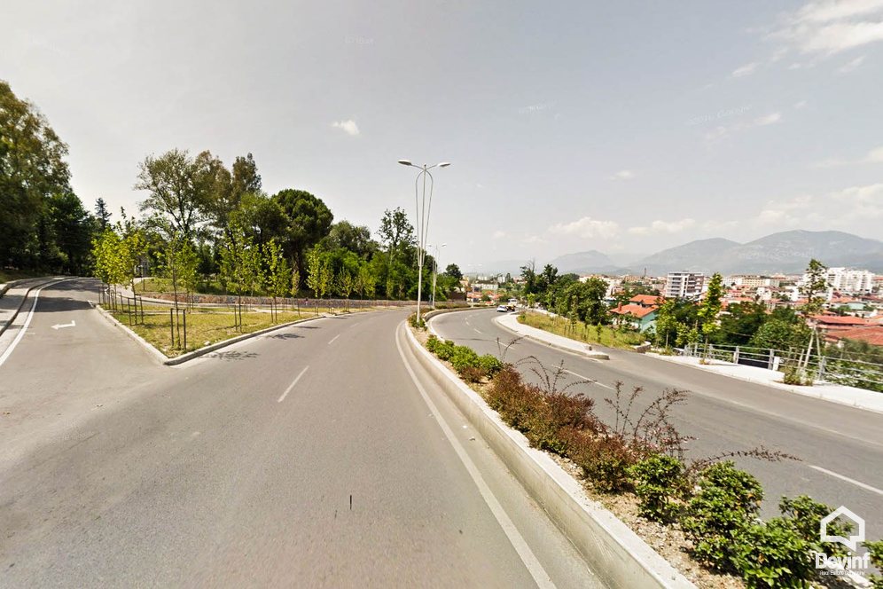 Tirane Shitje Hotel  Rruga Elbasanit, prane vilave Gjermane hotel zyra