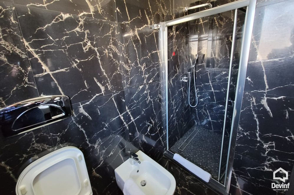 Tirane Shitje Hotel  Rruga Elbasanit, prane vilave Gjermane hotel zyra