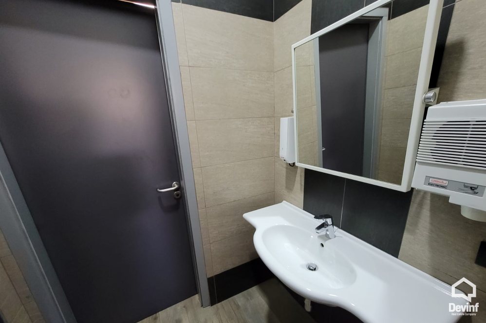 Tirane Shitje Hotel  Rruga Elbasanit, prane vilave Gjermane hotel zyra