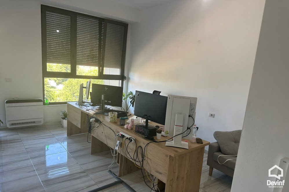 Tirane Qera Apartament 2+1 Zyre ne Rrugen Ali Demi apartament zyre