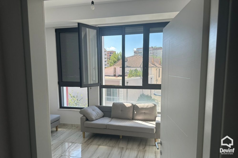 Tirane Qera Apartament 2+1 Zyre ne Rrugen Ali Demi apartament zyre