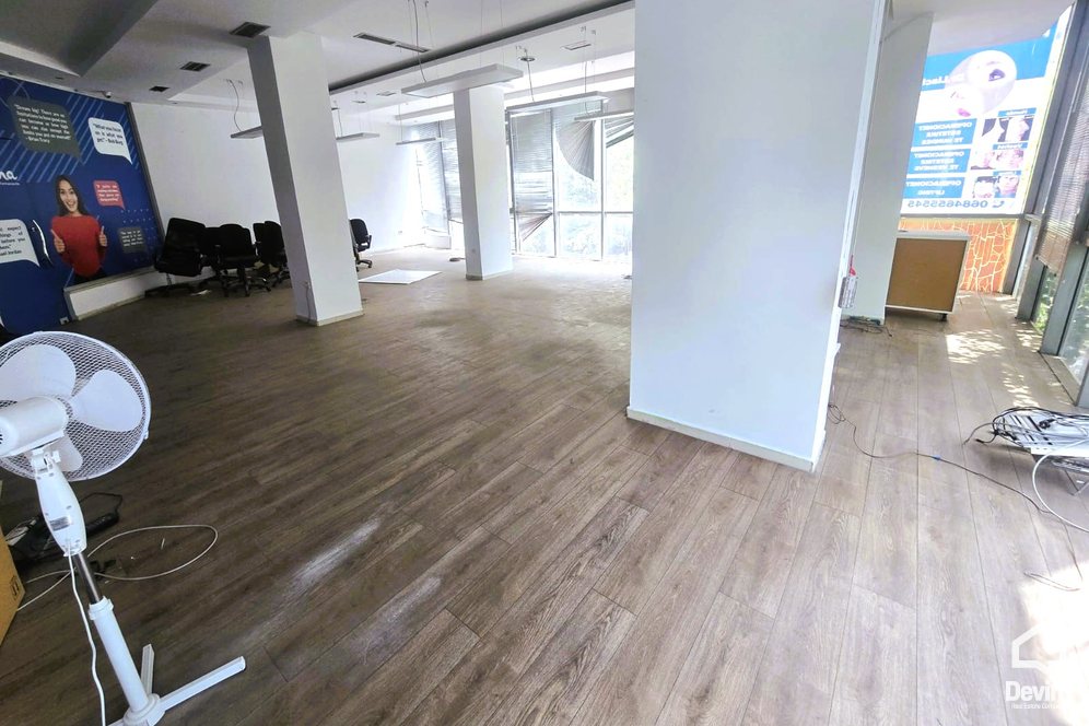 Tirane For Rent Office Office located in Xhanfize Keko Street Office klinke