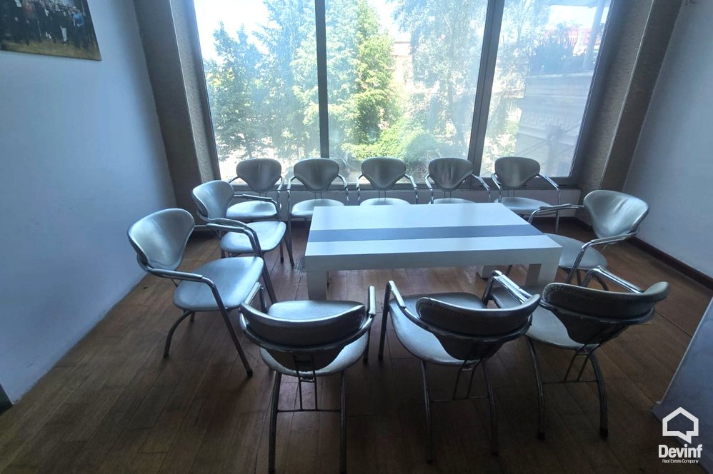 Tirane For Rent Office Office in Xhanfize Keko Street Office klinke