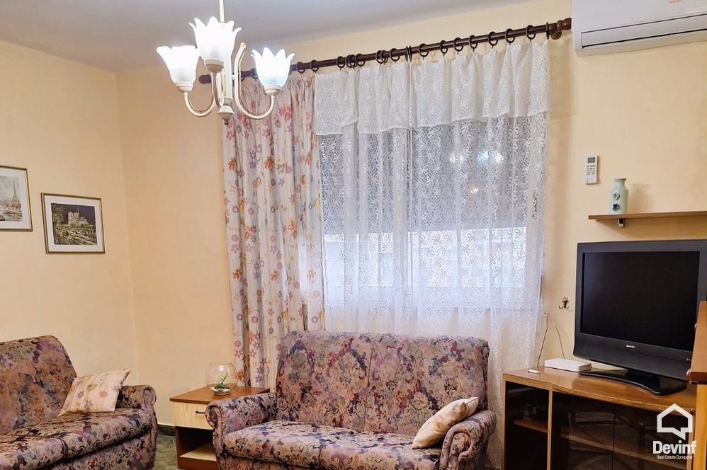 Tirane Qera Apartament 2+1 Apartament tek blloku 1 Maji, ne krah te zones se Bllokut apartament