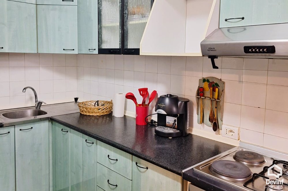 Tirane Qera Apartament 2+1 Apartament tek blloku 1 Maji, ne krah te zones se Bllokut apartament