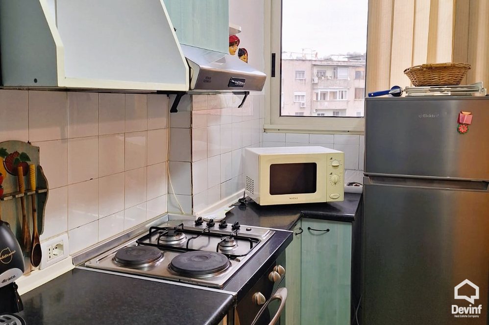 Tirane Qera Apartament 2+1 Apartament tek blloku 1 Maji, ne krah te zones se Bllokut apartament