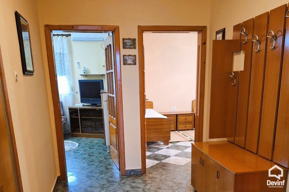 Tirane Qera Apartament 2+1 Apartament tek blloku 1 Maji, ne krah te zones se Bllokut apartament