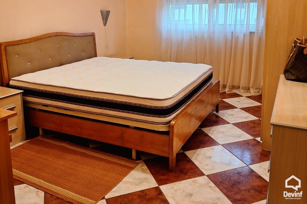 Tirane Qera Apartament 2+1 Apartament tek blloku 1 Maji, ne krah te zones se Bllokut apartament