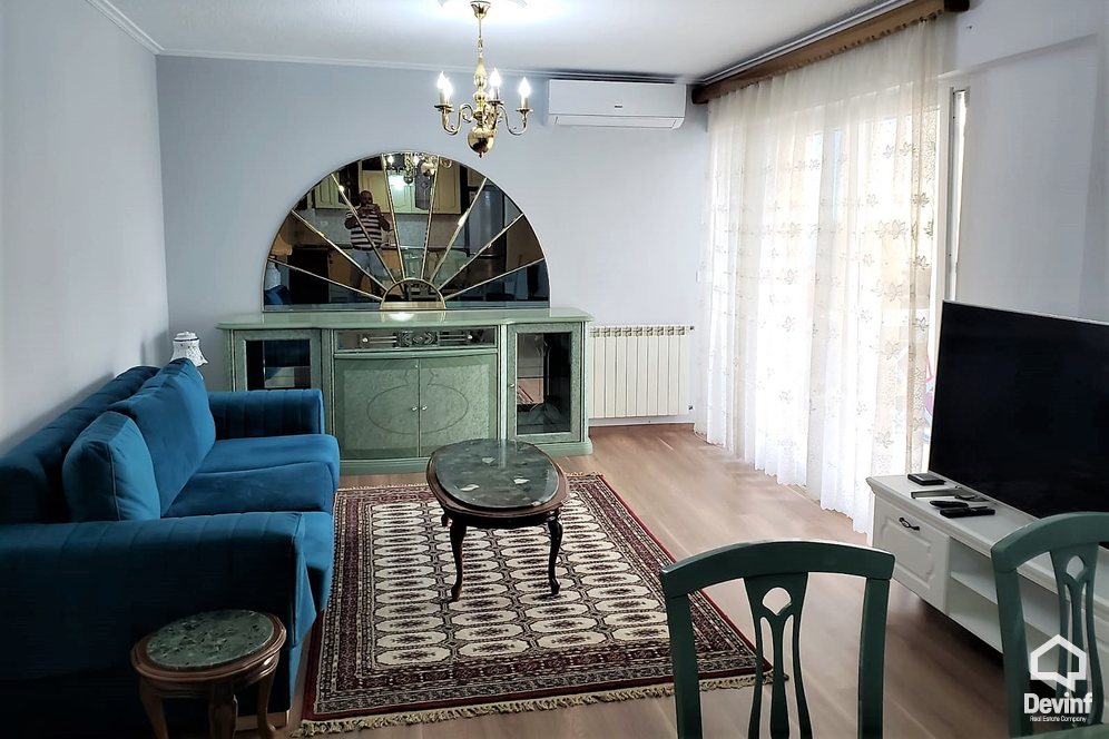 Tirane Qera Apartament 2+1+A Apartament ne zonen e Bllokut apartament