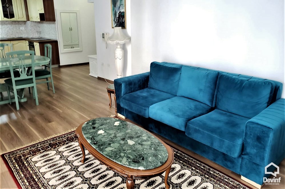 Tirane Qera Apartament 2+1+A Apartament ne zonen e Bllokut apartament