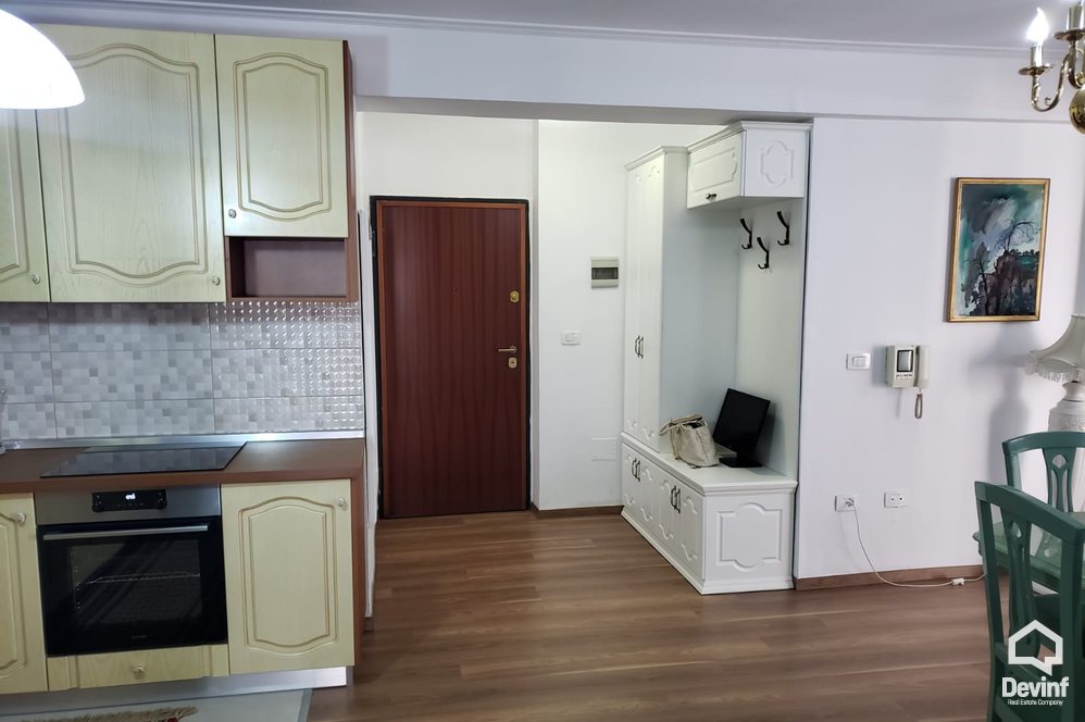 Tirane Qera Apartament 2+1+A Apartament ne zonen e Bllokut apartament