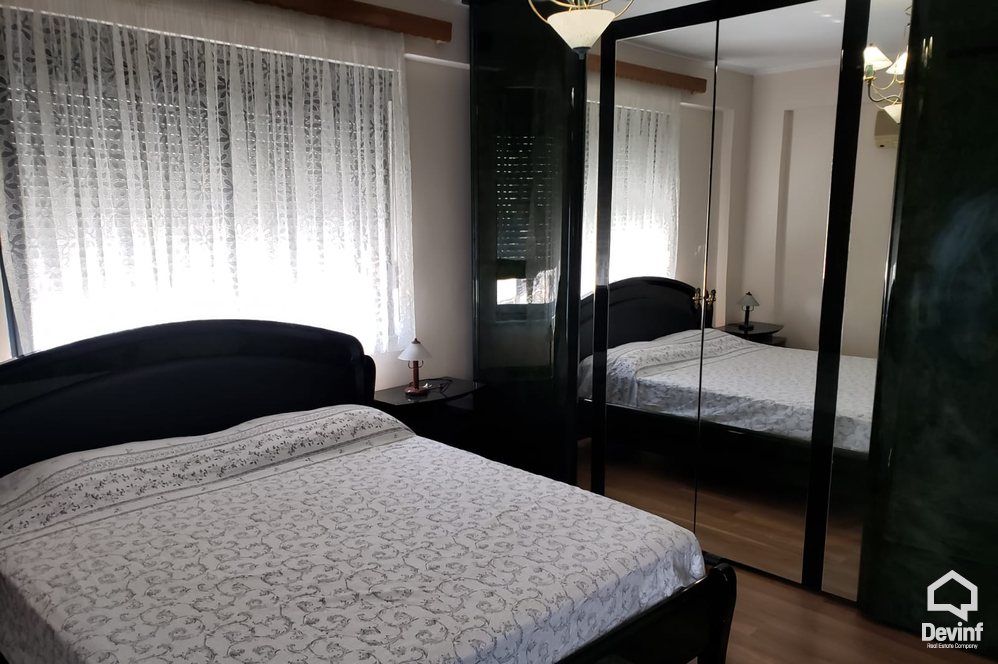 Tirane Qera Apartament 2+1+A Apartament ne zonen e Bllokut apartament