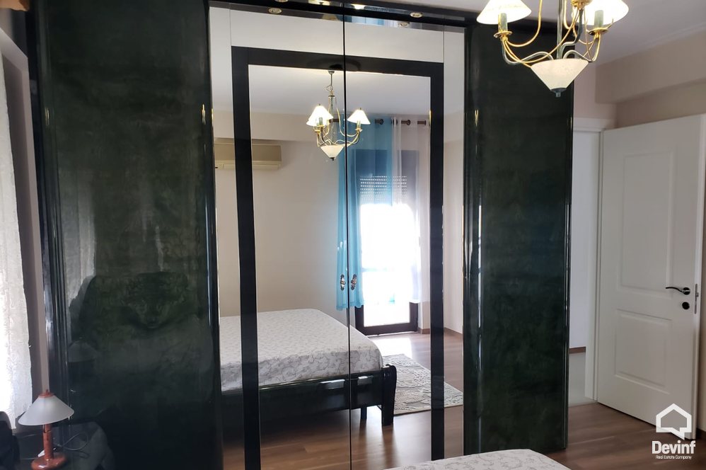 Tirane Qera Apartament 2+1+A Apartament ne zonen e Bllokut apartament