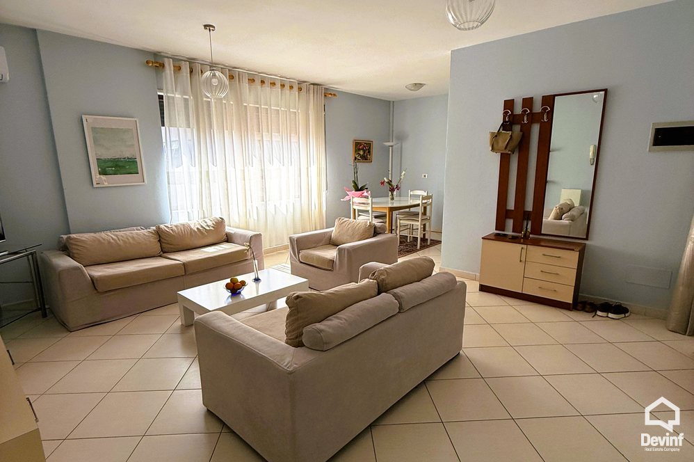 Tirane Qera Apartament 2+1 Apartament i ri i cili ndodhet ne qender shume prane Hotel Tiranes apartament