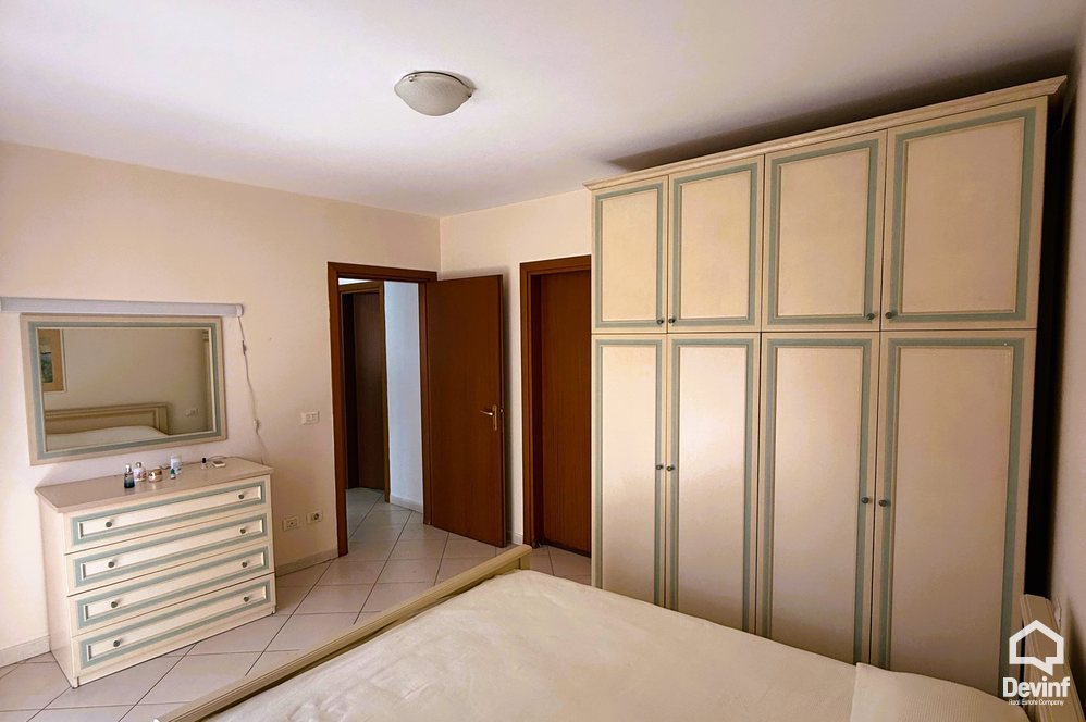 Tirane Qera Apartament 2+1 Apartament i ri i cili ndodhet ne qender shume prane Hotel Tiranes apartament