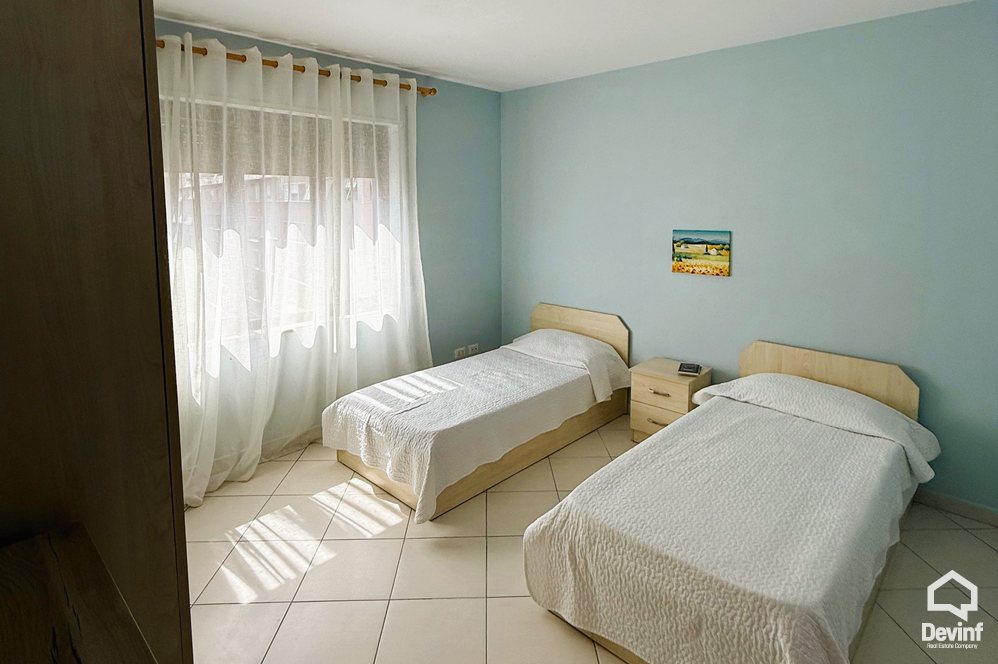 Tirane Qera Apartament 2+1 Apartament i ri i cili ndodhet ne qender shume prane Hotel Tiranes apartament