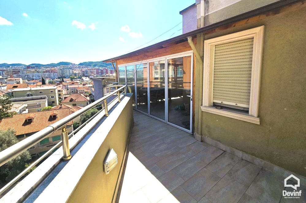 Tirane Qera Apartament 3+1 Apartamenti ndodhet ne nje ndertim te ri ne zonen e Selites apartament