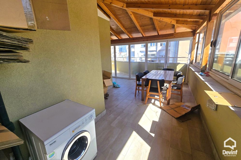 Tirane Qera Apartament 3+1 Apartamenti ndodhet ne nje ndertim te ri ne zonen e Selites apartament