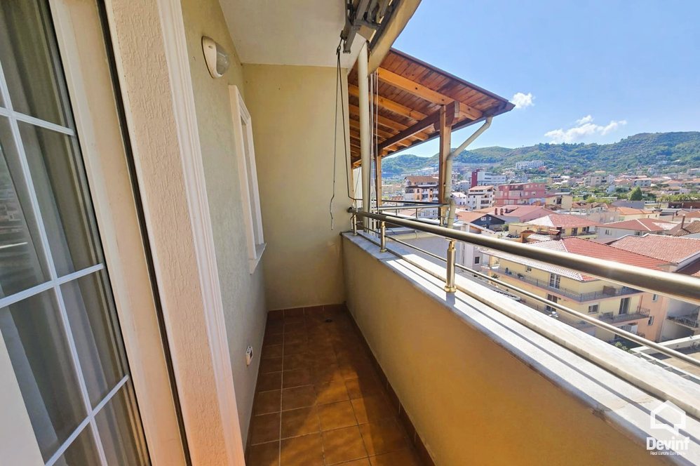 Tirane Qera Apartament 3+1 Apartamenti ndodhet ne nje ndertim te ri ne zonen e Selites apartament