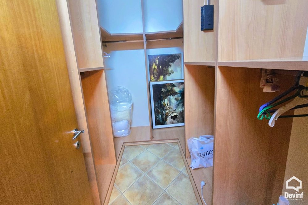 Tirane Qera Apartament 3+1 Apartamenti ndodhet ne nje ndertim te ri ne zonen e Selites apartament