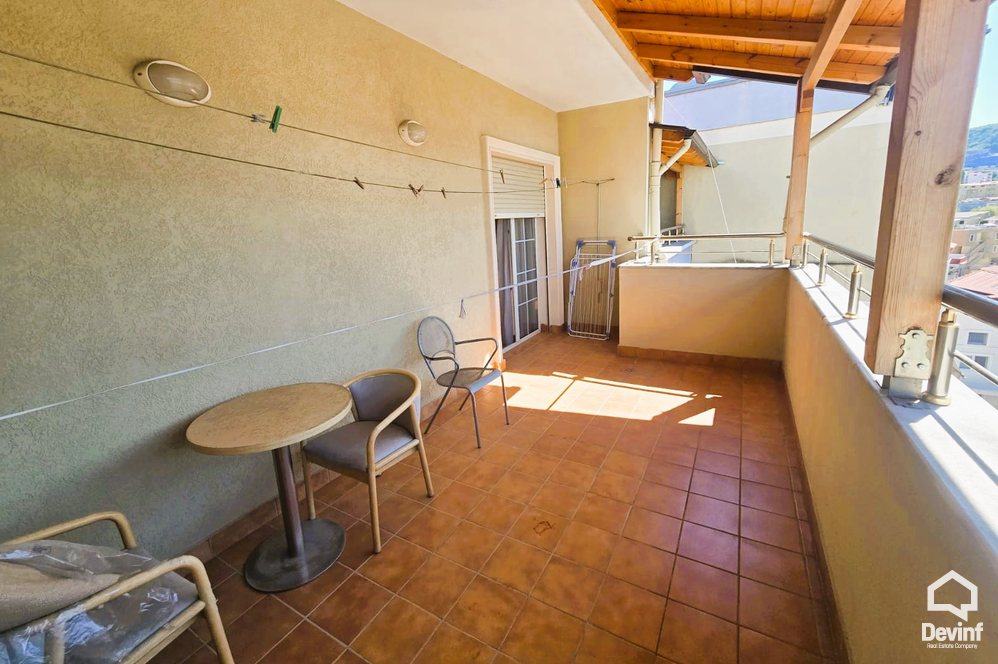 Tirane Qera Apartament 3+1 Apartamenti ndodhet ne nje ndertim te ri ne zonen e Selites apartament