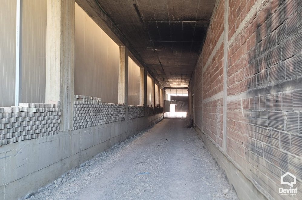 Tirane Qera Magazine Magazine/Showroom ne Autostraden Tirane-Durres magazine show room ekspozite