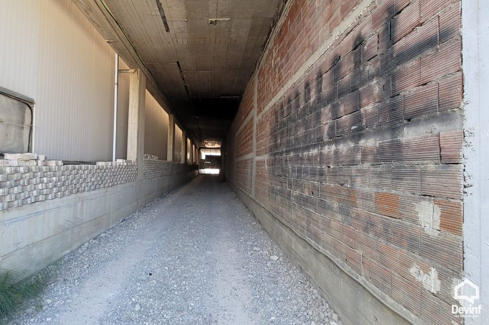 Tirane Qera Magazine Magazine/Showroom ne Autostraden Tirane-Durres magazine show room ekspozite