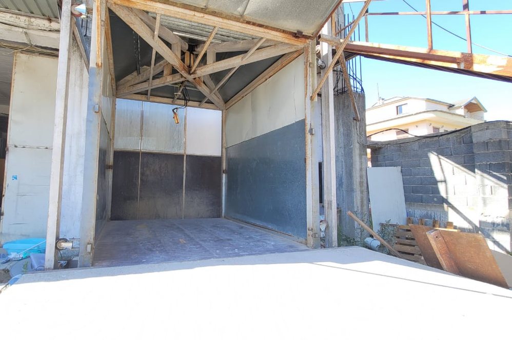 Tirane Qera Magazine Magazine/Showroom ne Autostraden Tirane-Durres magazine show room ekspozite