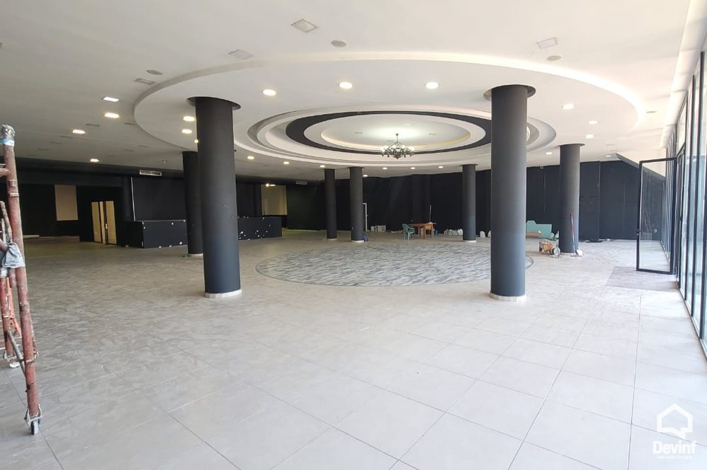 Tirane Qera Magazine Magazine/Showroom ne Autostraden Tirane-Durres magazine show room ekspozite