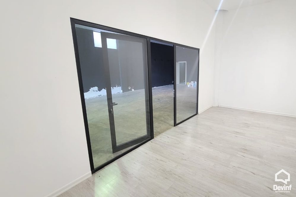 Tirane Qera Magazine Magazine/Showroom ne Autostraden Tirane-Durres magazine show room ekspozite