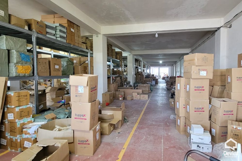 Tirane Qera Magazine Magazine/Showroom ne Autostraden Tirane-Durres magazine show room ekspozite